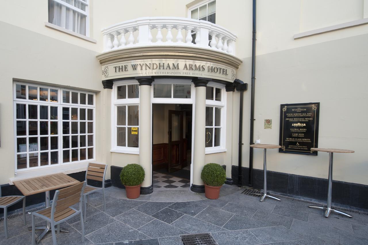Hotel The Wyndham Arms-Wetherspoon à Bridgend  Extérieur photo