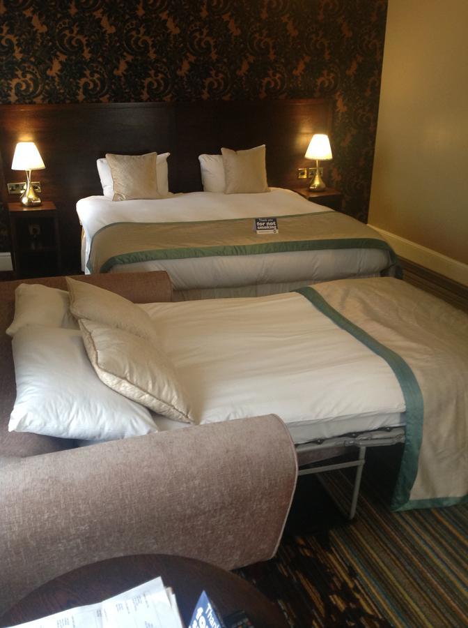 Hotel The Wyndham Arms-Wetherspoon à Bridgend  Extérieur photo