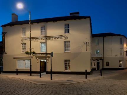 Hotel The Wyndham Arms-Wetherspoon à Bridgend  Extérieur photo