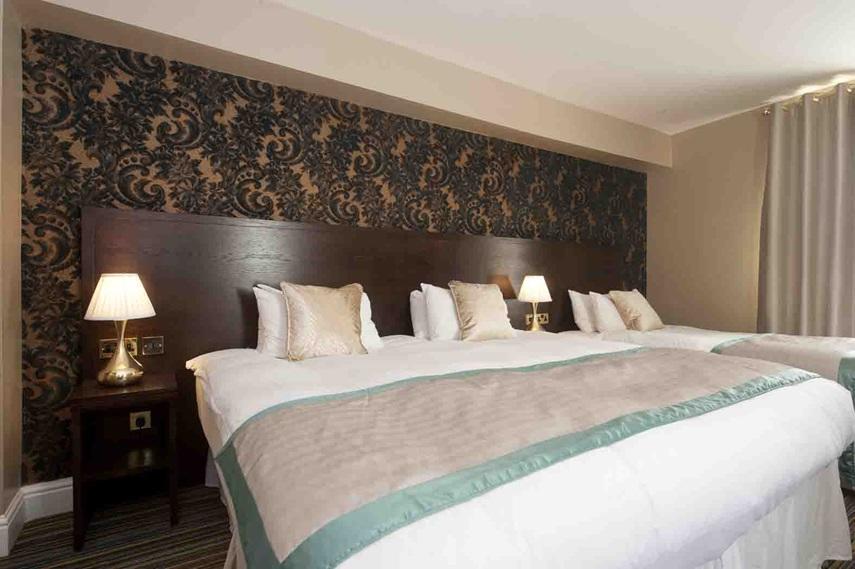 Hotel The Wyndham Arms-Wetherspoon à Bridgend  Extérieur photo